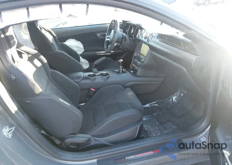 2018 Ford Shelby Gt350 z USA, uszkodzony, nr VIN 1FA6P8JZ7J5504007